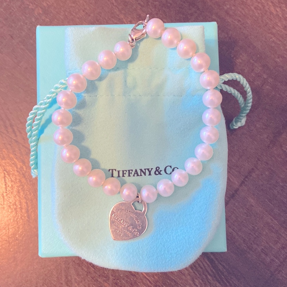 Return to Tiffany & Co. Pearl Bracelet Retired